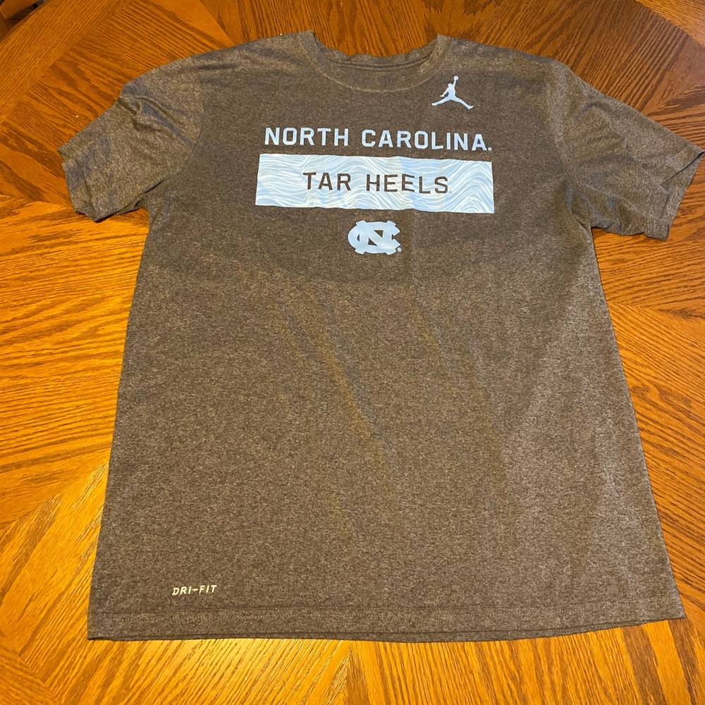 Men's Dry-Fit UNC Short Sleeve Shirt - Picture 2 of 5